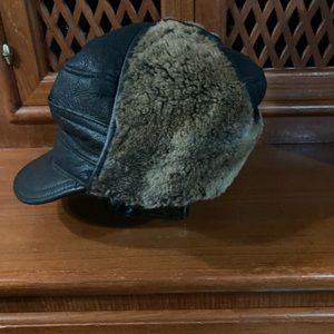 Men’s leather and sheepskin hat
